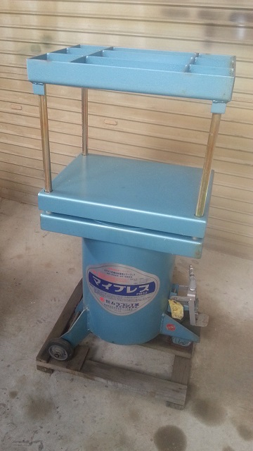 空き缶プレス